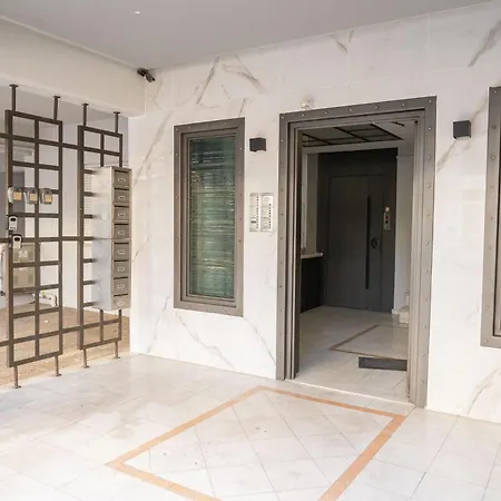 アパート The Whole Packet β3 Center With Parking ラリサ