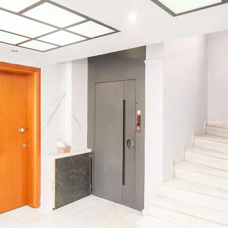 The Whole Packet β3 Center With Parking * ラリサ